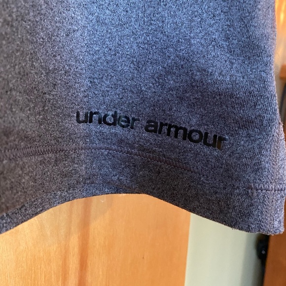 UA workout shirt - Picture 2 of 3